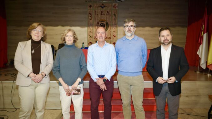 El-IES-Juan-Bosco-de-Alcazar-de-San-Juan-acoge-una-charla-con-Ana-Iribar-dentro-del-programa-Testimonios-de-Victimas-del-Terrorismo-en-las-Aulas