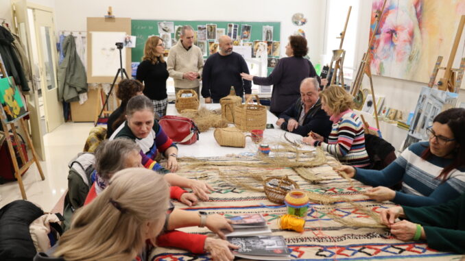 Alcazar-de-San-Juan-impulsa-el-mantenimiento-de-la-tradicion-artesanal-con-el-Taller-de-Iniciacion-al-Esparto