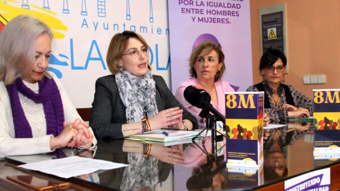 La-Solana-se-vuelca-con-la-conmemoracion-del-8-M