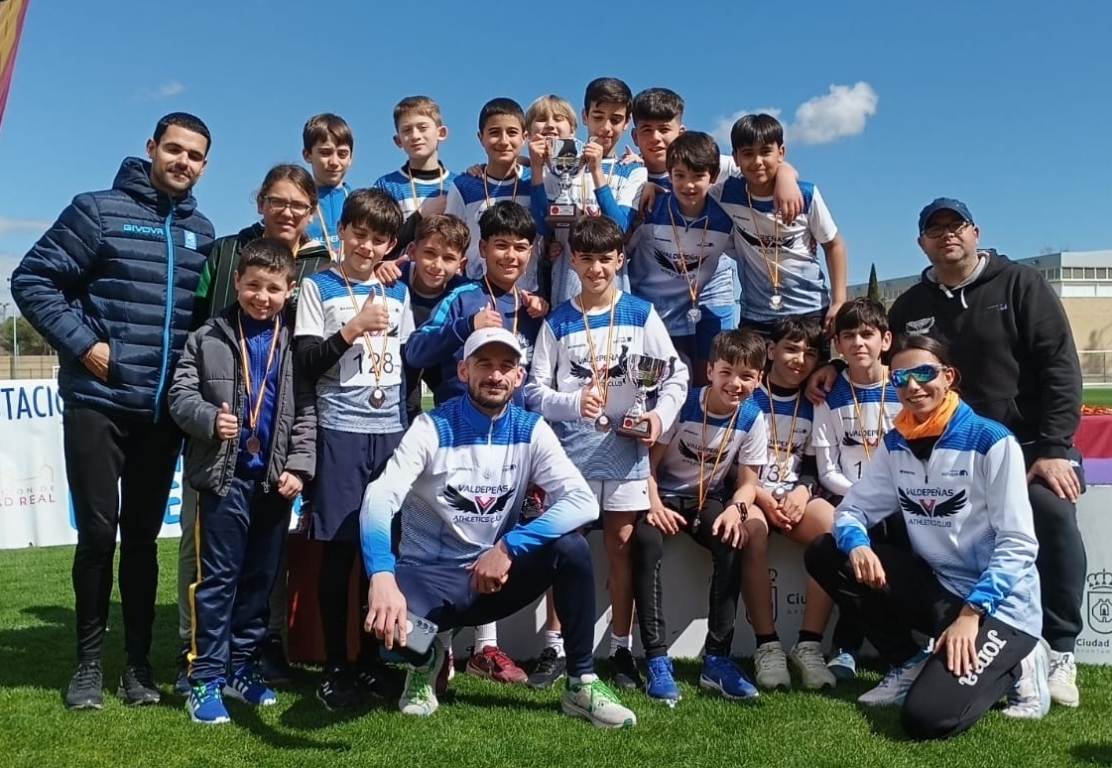 -Atletas solaneros con el CA Valdepeñas