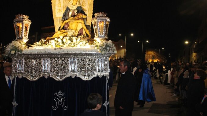 Ademas-del-guardapasos-la-Virgen-de-las-Angustias-estrenara-nueva-bandera