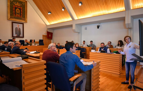 Las-administraciones-unen-sinergias-para-coordinar-y-garantizar-la-seguridad-y-movilidad-de-FENAVIN-2025