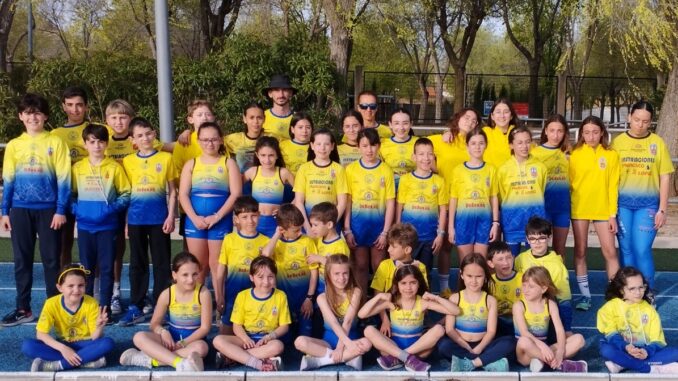 Otra-cosecha-de-medallas-para-la-escuela-de-atletismo-en-el-provincial-escolar