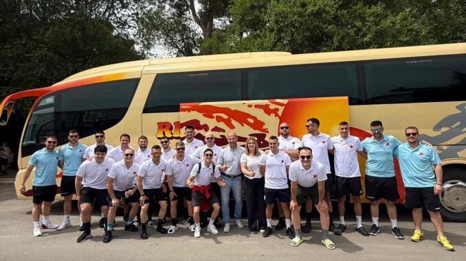 Con-el-respaldo-del-Ayuntamiento-se-pone-en-marcha-la-expedicion-que-busca-conseguir-un-hito-historico-para-el-balonmano-de-Herencia