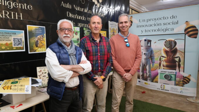 El-IES-Juan-Bosco-de-Alcazar-de-San-Juan-presenta-el-proyecto-‘Apis-Iberica-con-motivo-del-Dia-Mundial-de-las-Abejas