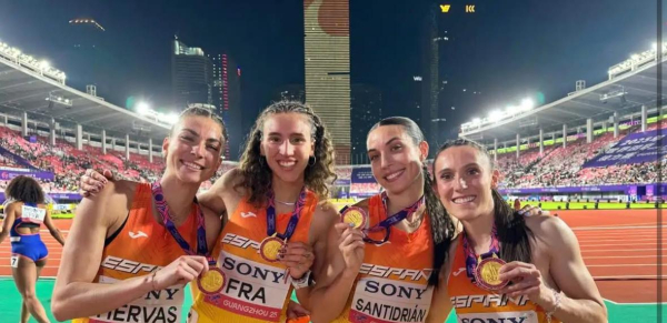 El-presidente-de-la-Diputacion-de-Ciudad-Real-felicita-a-Paula-Sevilla-por-las-historicas-medallas-que-ha-logrado-en-el-Mundial-de-Atletismo-de-China