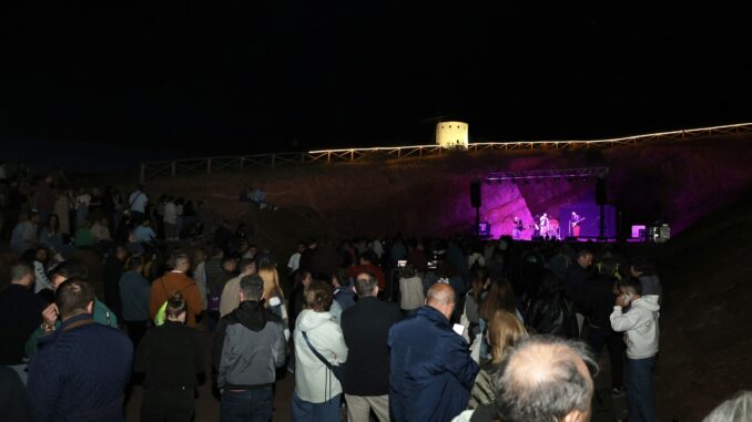 Festial-llena-de-musica-el-inigualable-entorno-de-los-molinos-de-Alcazar-de-San-Juan-en-su-primer-dia