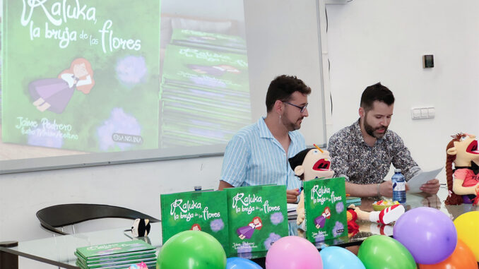 Jaime-Pedrero-recibe-un-bano-de-carino-en-la-presentacion-de-‘Raluka-la-bruja-de-las-flores