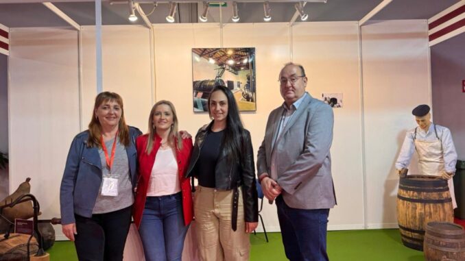 Vanessa-Irla-destaca-la-presencia-de-Valdepenas-dentro-de-la-Feria-Nacional-del-Vino-FENAVIN