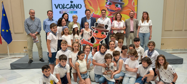 ‘Geoparques-Volcanes-de-Calatrava-Ciudad-Real-presenta-a-‘Volcano-su-nueva-mascota-educativa-que-dara-a-conocer-el-importante-patrimonio-geologico-de-la-provincia