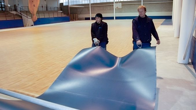 El-Ayuntamiento-destina-mas-de-60.000-euros-a-la-renovacion-de-la-pista-del-Pabellon-polideportivo