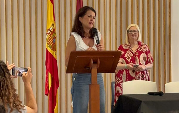 La-vicepresidenta-Maria-Jesus-Pelayo-reafirma-el-compromiso-de-la-Diputacion-de-Ciudad-Real-con-la-innovacion-vinicola-en-la-II-Edicion-del-BIBE