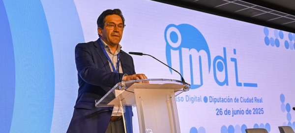 Valverde-traslada-a-representantes-de-ayuntamientos-y-organismos-la-firme-apuesta-de-la-Diputacion-por-la-capacitacion-digital-en-la-provincia