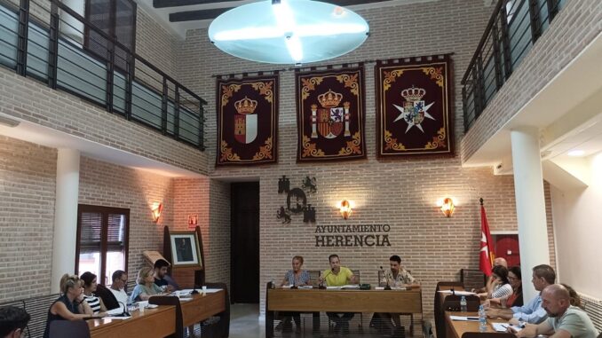 Las-nuevas-medidas-aprobadas-en-el-Pleno-reflejan-la-apuesta-del-equipo-de-Gobierno-por-la-inversion-en-el-progreso-y-en-los-recursos-publicos-puestos-a-disposicion-de-los-vecinos