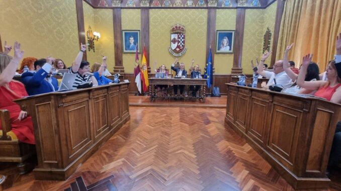 Unanimidad-en-la-mocion-del-equipo-de-Gobierno-para-exigir-a-ADIF-la-apertura-de-la-estacion-de-tren-de-Valdepenas
