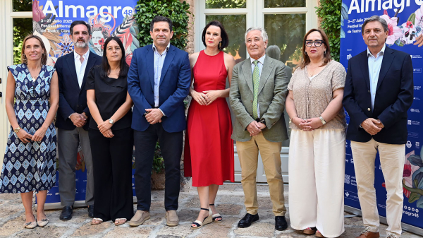 Valverde-pone-en-valor-la-alianza-entre-administraciones-en-torno-al-Festival-de-Almagro-fuente-de-oportunidades-para-nuestro-territorio
