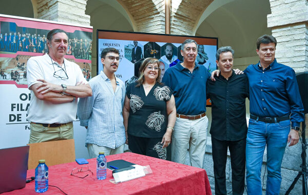 Medina-agradece-el-trabajo-que-desarrolla-la-OFMAN-en-la-divulgacion-de-la-cultura-musical-y-muestra-el-respaldo-de-la-Diputacion-en-la-presentacion-de-su-XVIII-temporada