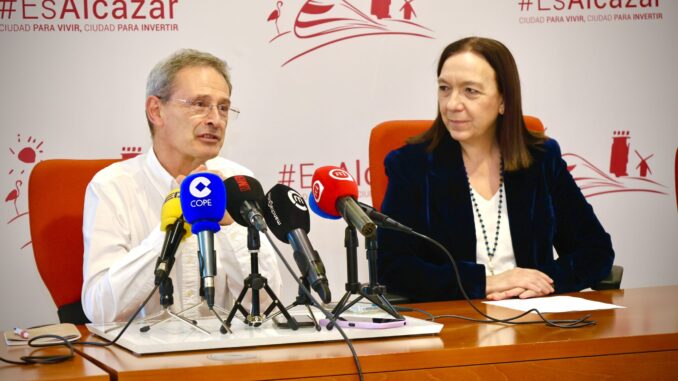 El-Ayuntamiento-de-Alcazar-de-San-Juan-y-Cruz-Roja-renuevan-su-convenio-de-colaboracion-para-mejorar-la-atencion-social-en-el-municipio