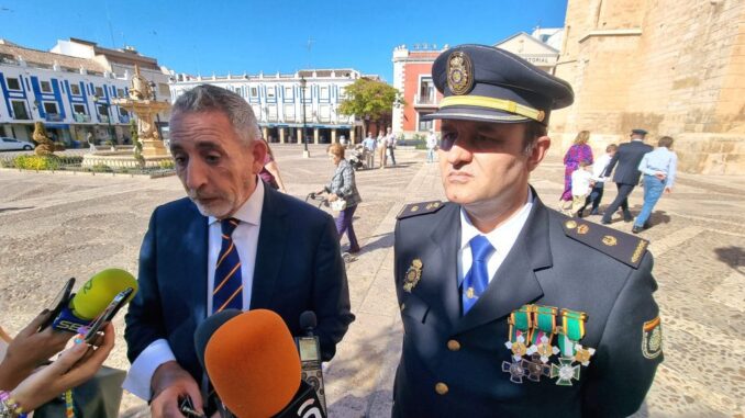 El-madrileno-Emilio-Sierra-ganador-del-XLIV-Premio-Internacional-de-Poesia-‘Juan-Alcaide