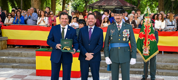 La-Guardia-Civil-distingue-a-la-Diputacion-Provincial-de-Ciudad-Real-en-el-acto-institucional-con-motivo-de-la-patrona-del-Cuerpo