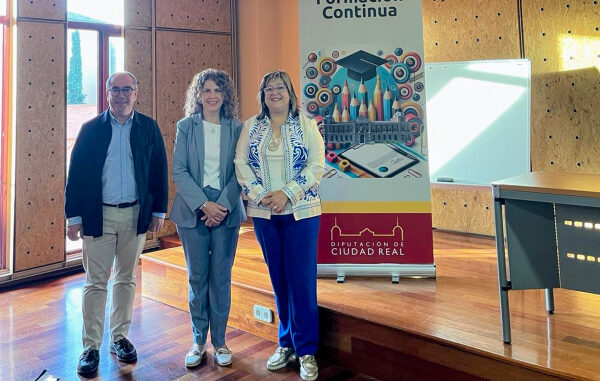 La-vicepresidenta-de-la-Diputacion-de-Ciudad-Real-Encarnacion-Medina-destaca-la-formacion-de-los-empleados-publicos-como-pilar-esencial-para-una-administracion-moderna-y-eficaz