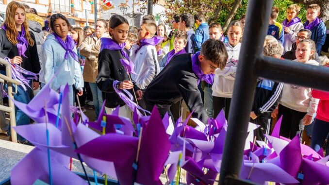 Argamasilla-de-Calatrava-alza-la-voz-por-el-25N-con-la-esperanza-de-las-generaciones-mas-jovenes-en-alcanzar-‘Aires-de-libertad
