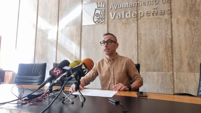 El-Ayuntamiento-rescindira-el-contrato-de-la-cubierta-de-La-Molineta-y-reclamara-danos-por-el-abandono-de-la-obra