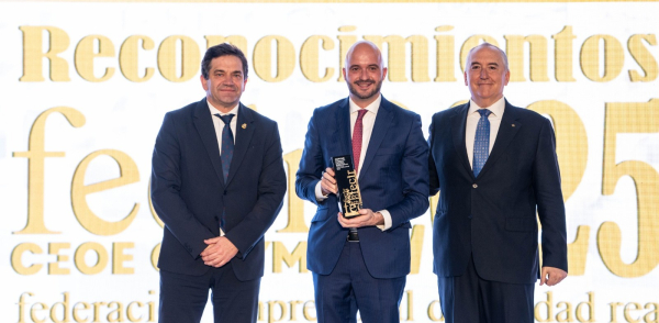 Valverde-reclama-en-la-entrega-de-los-premios-de-FECIR-mas-infraestructuras-mejor-conectividad-y-una-colaboracion-reforzada-de-todas-las-administraciones-con-el-tejido-empresarial