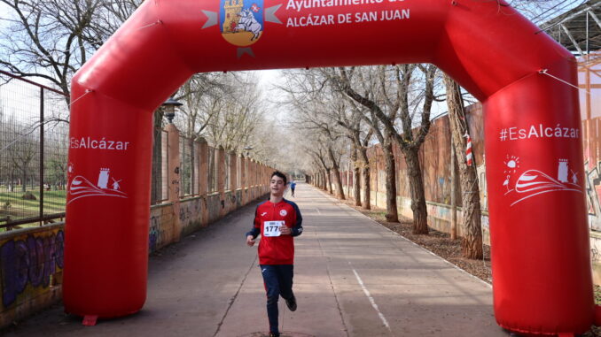 Alrededor-de-200-alumnos-y-alumnas-participan-en-la-V-edicion-de-la-Zambrano-Extreme-Race