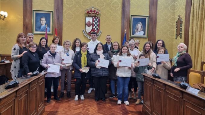 Nuestra-Senora-de-los-Dolores-y-Francisco-Javier-Maroto-premios-del-Concurso-de-Belenes-de-Valdepenas