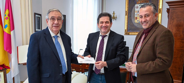 El-Banco-de-Alimentos-agradece-la-aportacion-solidaria-de-los-trabajadores-de-la-Diputacion-que-han-asistido-a-la-comida-de-navidad