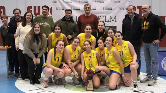 Un-subcampeonato-que-suma-la-Copa-refuerza-al-CB-La-Solana-junior-femenino