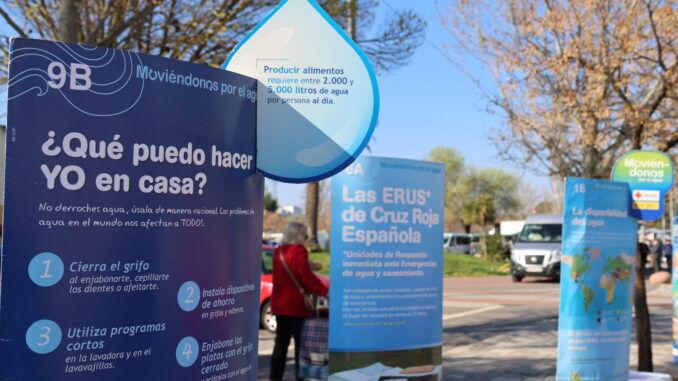El-Ayuntamiento-de-Alcazar-se-suma-a-la-campana-Moviendonos-por-el-agua-de-Cruz-Roja-para-fomentar-el-consumo-responsable