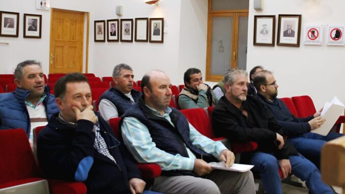 El-Ayuntamiento-reune-al-sector-agrario-y-ganadero-para-debatir-su-problematica