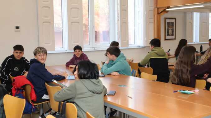 El-IES-Juan-Bosco-pone-a-prueba-el-ingenio-de-44-alumnos-y-alumnas-en-el-certamen-internacional-Canguro-Matematico