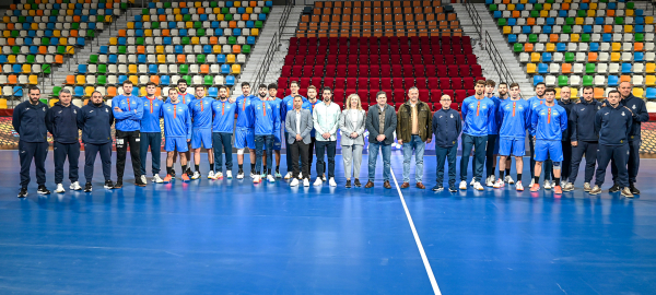 Valverde-resalta-en-la-recepcion-de-la-seleccion-espanola-de-Balonmano-que-el-deporte-de-elite-produce-un-gran-impacto-economico-y-promocional-en-la-capital-y-en-toda-la-provincia
