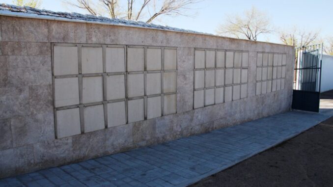 El-cementerio-municipal-estrena-columbarios-y-planifica-su-mayor-ampliacion-en-decadas