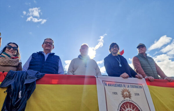 El-diputado-provincial-Carlos-Martin-de-la-Leona-comparte-con-Villanueva-de-la-Fuente-la-devocion-y-el-ambiente-festivo-de-la-romeria-de-la-Virgen-de-los-Desamparados