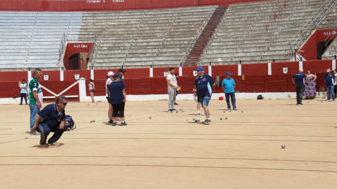 La-Plaza-de-Toros-de-Alcazar-acoge-el-Torneo-Comarcal-de-Petanca