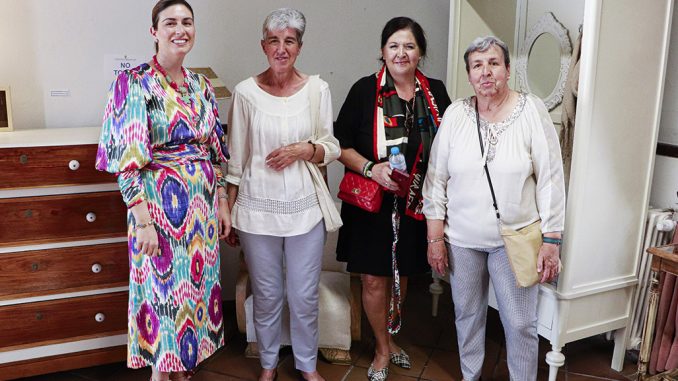 Participantes-del-taller-de-restauracion-de-muebles-antiguos-insuflan-savia-nueva-artesana-para-darles-una-segunda-vida