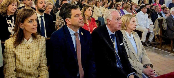 Valverde-le-traslada-a-Abilio-Martinez-en-la-apertura-del-Ano-Jubilar-de-Almodovar-del-Campo-su-intencion-de-proponer-para-Medalla-de-la-Provincia-a-la-Diocesis-de-Ciudad-Real