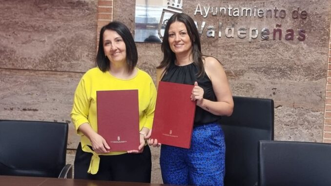 Renovado-el-convenio-entre-Valdepenas-y-Proyecto-Hombre-para-la-atencion-de-personas-con-adiccion