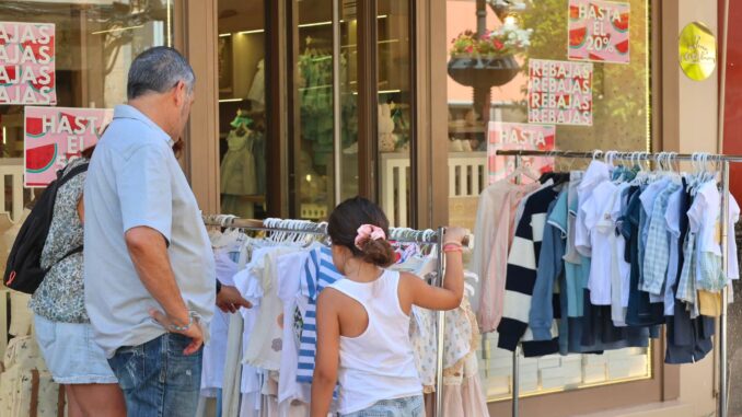 El-comercio-local-toma-la-calle-Emilio-Castelar-de-Alcazar-de-San-Juan-en-una-nueva-edicion-de-‘A-Pie-de-Calle
