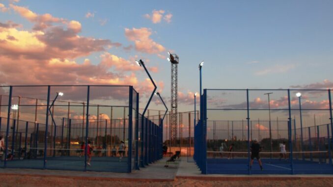 El-Torneo-de-Padel-Summer-reune-a-70-parejas-en-las-cinco-pistas-de-La-Moheda