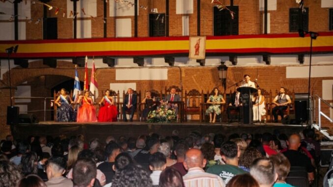 El-solanero-Rogelio-Mateos-Aparicio-pregono-las-fiestas-de-San-Carlos-del-Valle-desde-el-corazon