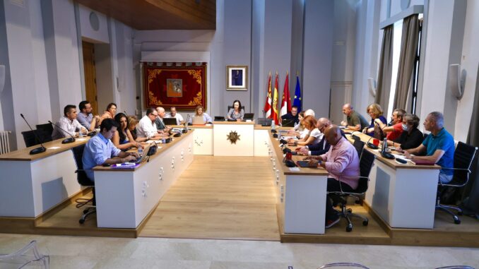 El-Pleno-de-Alcazar-de-San-Juan-aprueba-la-adhesion-a-la-Asociacion-Espanola-de-Parques-y-Jardines-Publicos-y-la-prorroga-del-servicio-de-Ayuda-a-Domicilio