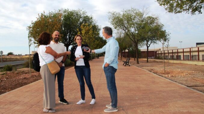 El-paseo-Adolfo-Suarez-estrena-imagen-tras-una-completa-reurbanizacion