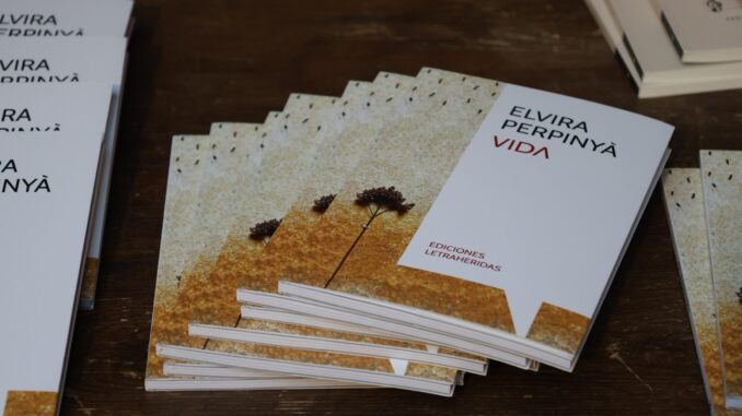 Elvira-Perpinya-presenta-su-libro-Vida-en-la-Casa-del-Hidalgo-de-la-mano-del-escritor-alcazareno-Baudilio-Vaquero