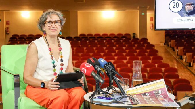 La-concejala-Cristina-Perea-da-a-conocer-la-programacion-cultural-de-la-recta-final-del-ano-2026