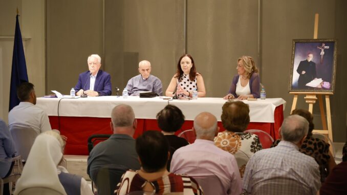 Vicente-Manzaneque-presenta-en-Alcazar-de-San-Juan-su-libro-Navegar-contra-corriente
